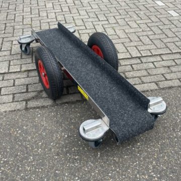 Carve 500 Bakbeest, brede lichte CARVE 500 speciaal ontwikkeld voor schuifpuien. Carve 500 Bakbeest, der breite und leichte CARVE 500, speziell entwickelt für Schiebetüren. Carve 500 Bakbeest, the wide and lightweight CARVE 500, specially developed for sliding doors.