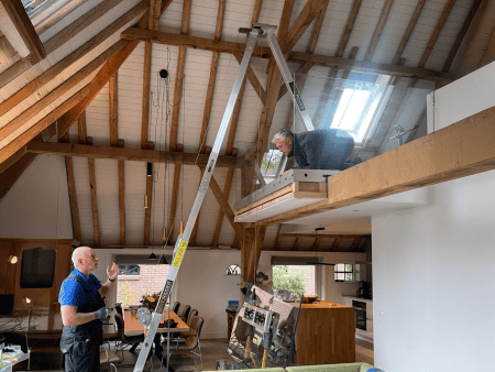 Balustrade poot Gevelridder vrijstaand hijsen van glas